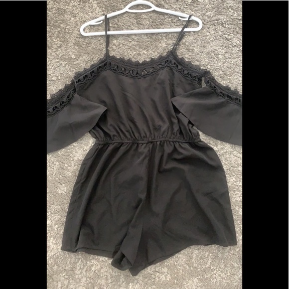Off the shoulder romper - Picture 1 of 1